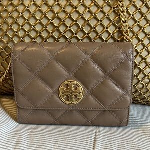 TORY BURCH WILLA WALLET ON CHAIN HANDBAG